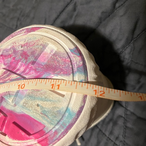 Jordan’s with cool color way EUC - Picture 11 of 13